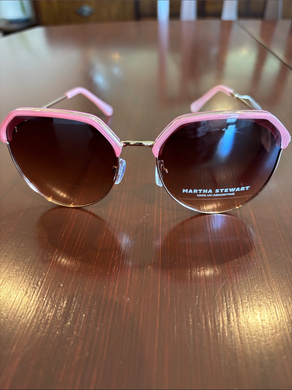 Martha Stewart 100% UV absorptive pink/gold tortoise frame, gradient pink lens - Picture 2 of 10
